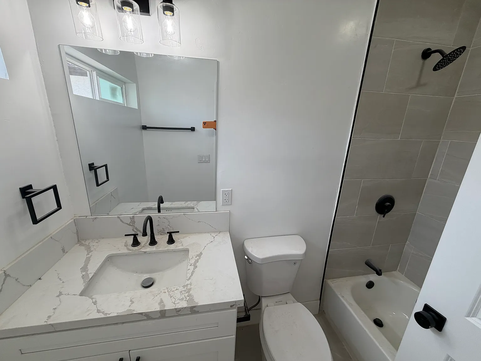 Studio, $1,750 — Photo 4