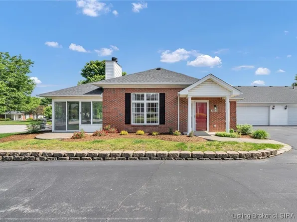 3523 Stonecreek Circle #B, Jeffersonville, IN 47130