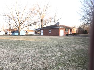 204 N Lincoln St, Smithton, IL 62285