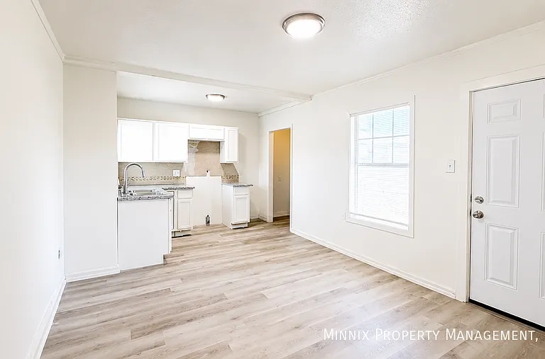 3417 Avenue S #B — Photo 4