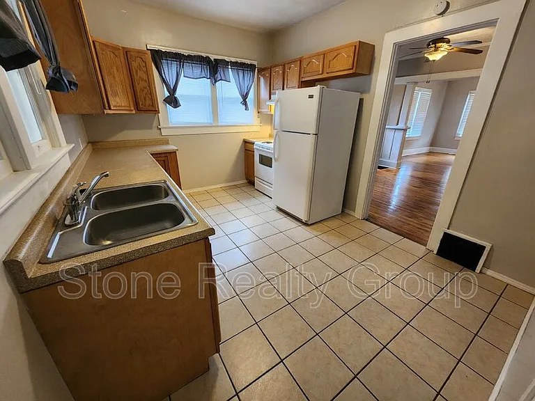 1811 S 10th St — Photo 4