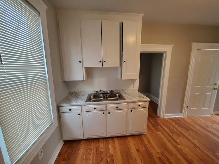 4216 Clybourne Ave — Photo 13