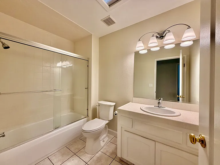 1780 E Pryor Dr — Photo 7