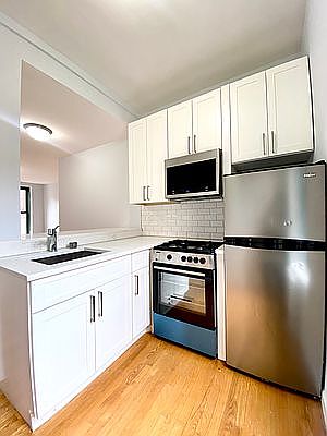 3rd image of 520 E 79th St APT 6A