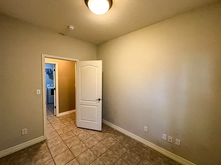 304 Deer Hollow Dr — Photo 7