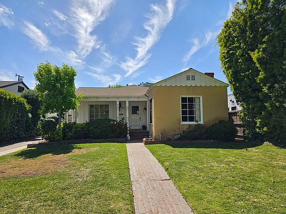 2nd image of 3529 Cerritos Ave #3529