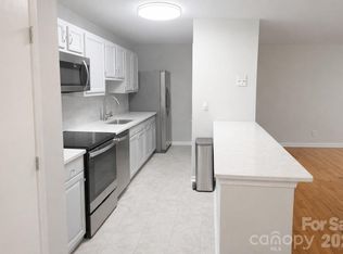 6106 Meadow Rose Ln, Charlotte, NC 28215