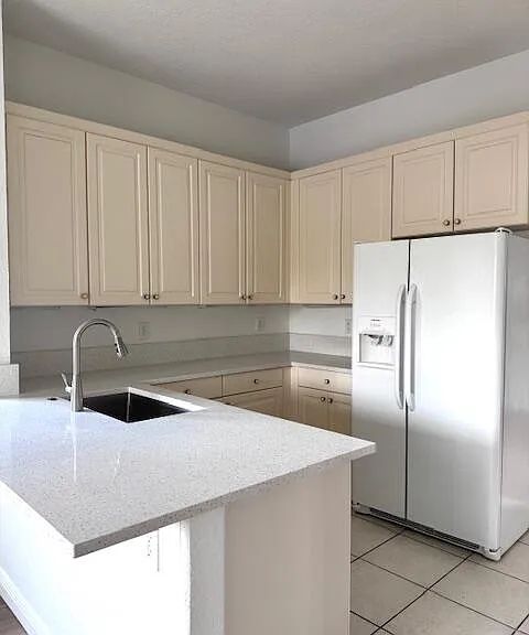 7842 Exeter Blvd E — Photo 14