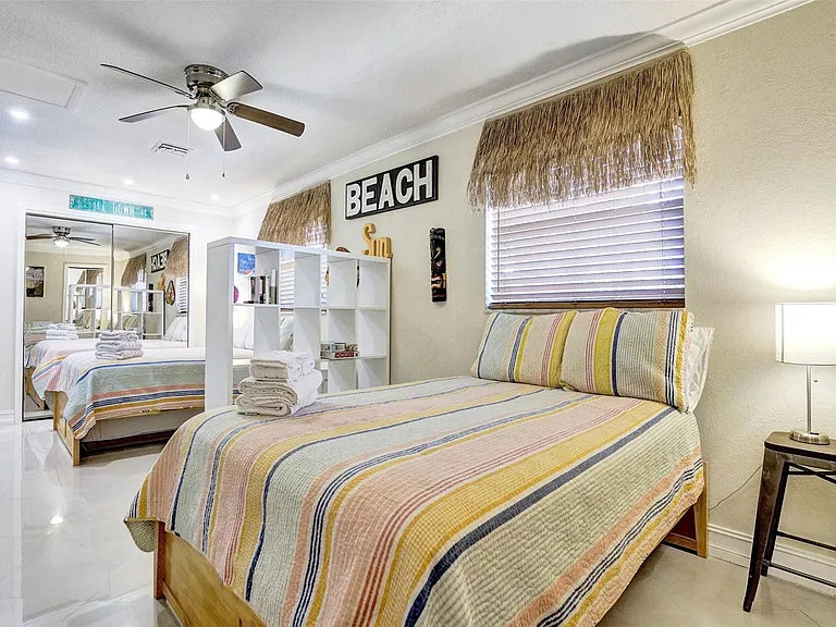 2051 Coral Reef Dr — Photo 34