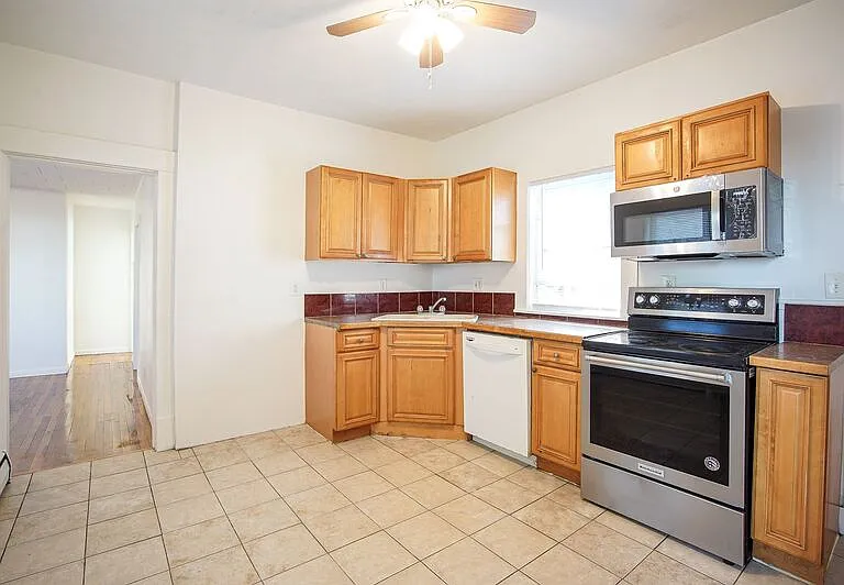 72 Walnut St #1L — Photo 3