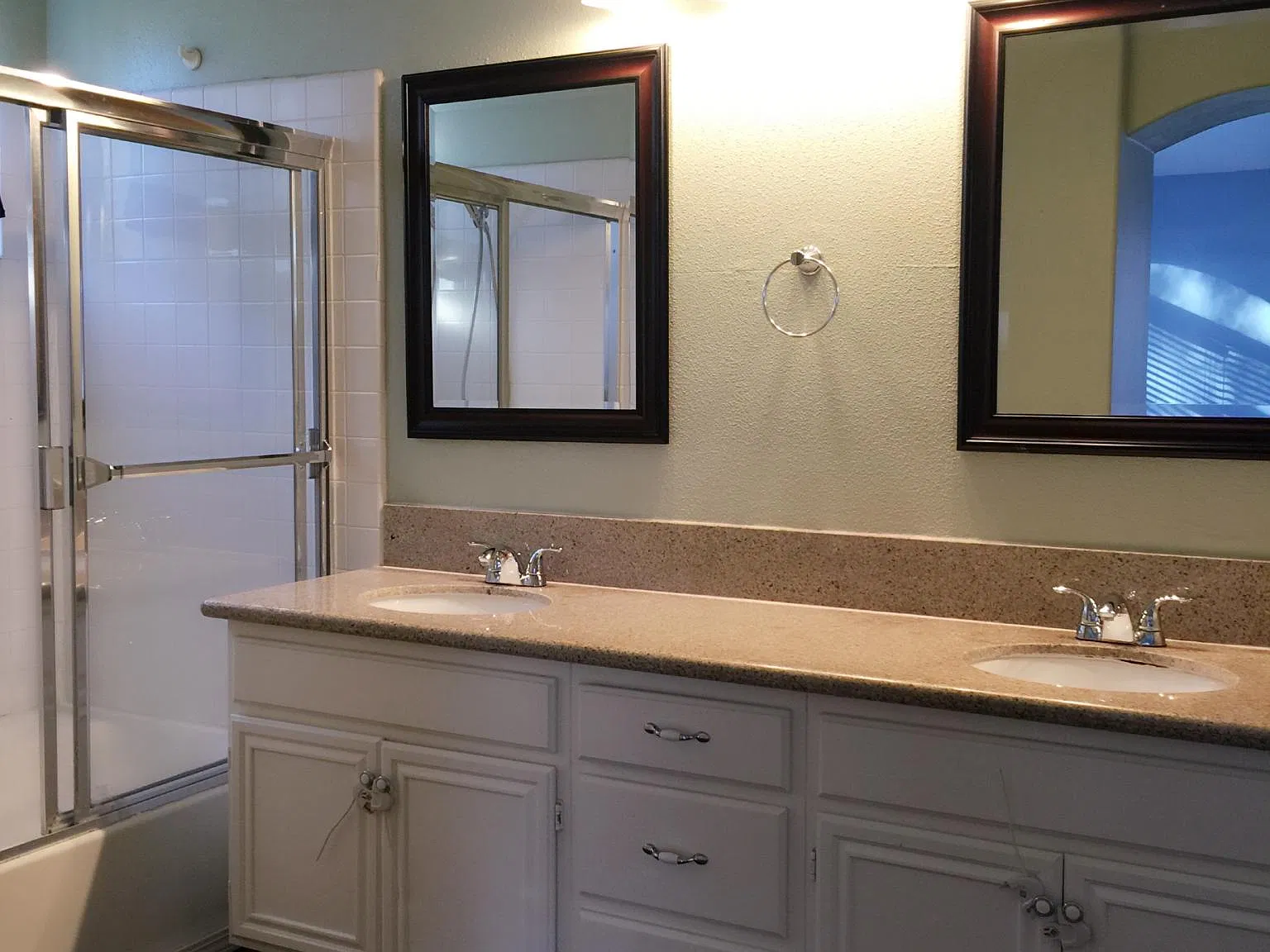 3 bed, 1570 sqft, $3,650 — Photo 3