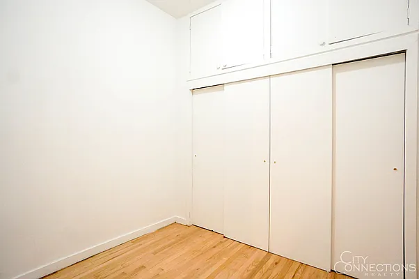 Rented by City Connections Realty | media 4