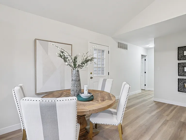 1357 S Lake Sherwood Dr — Photo 14