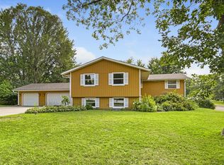 100 Elm Dr, Carver, MN 55315