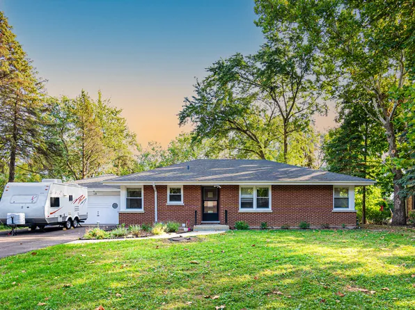 33 Briarwood Ln, Palatine, IL 60067