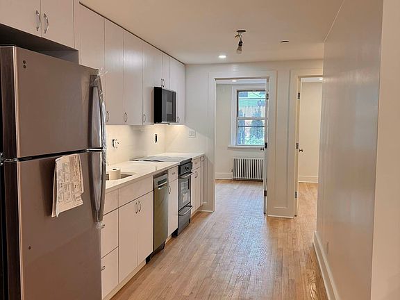 3rd image of 258 Henry St Suite A
