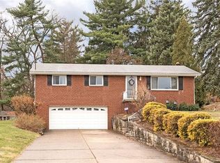 203 McCartney Dr, Coraopolis, PA 15108