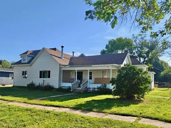 911 Pacific St, Cambridge, NE 69022