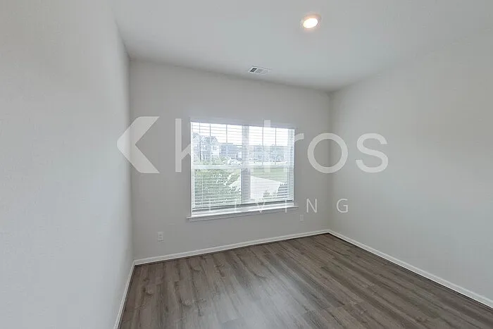3494 Bridgewood Dr — Photo 8