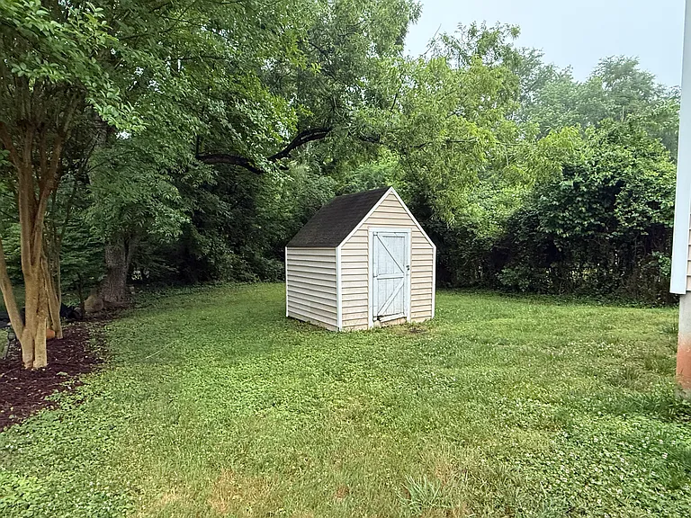 379 Sharpe St — Photo 4