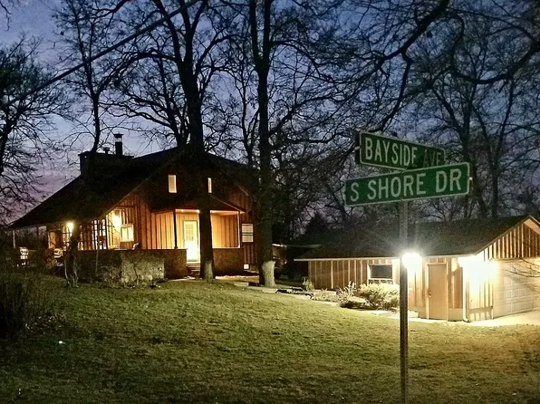 15266 Bayside Ave, Clear Lake, IA 50428