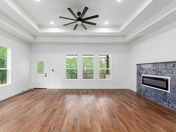 5th image of 220 Iva Ln