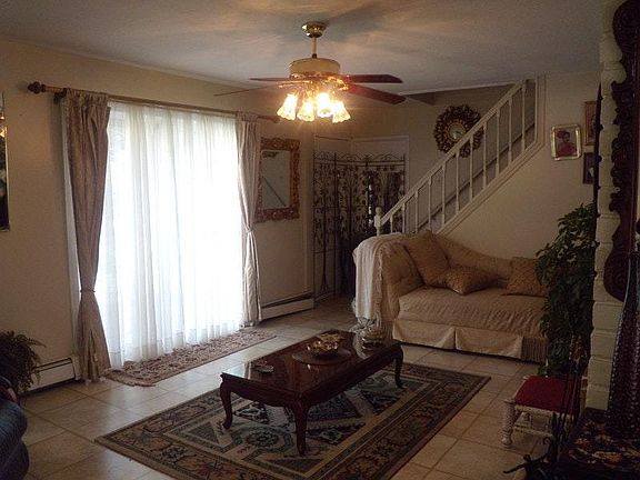 5th image of 204 East Ave