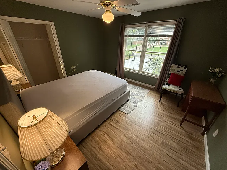 $825/mo room, has a closet but is not a walk in.