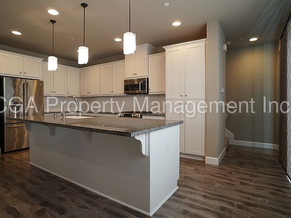 3rd image of 1511 Bonanza Ln