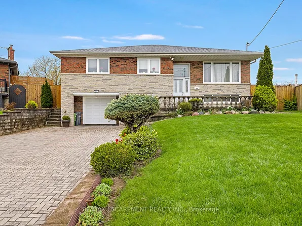 51 Mangrove Rd, Toronto, ON M6L 2A4