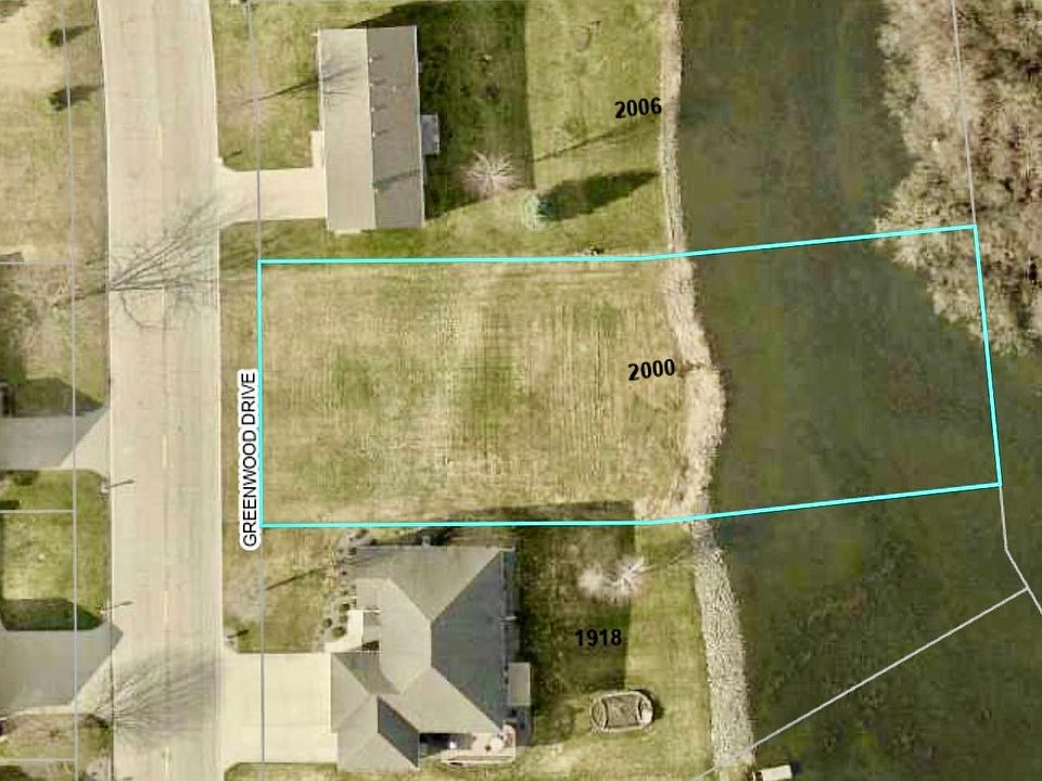 2nd image of 2000 Greenwood Dr