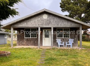 206 6th St NE, Long Beach, WA 98631