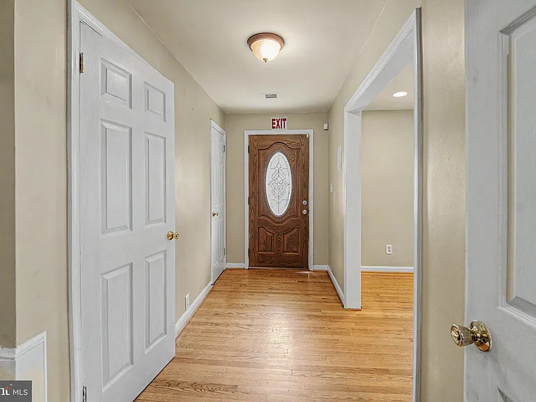 10708 Norman Ave — Photo 3