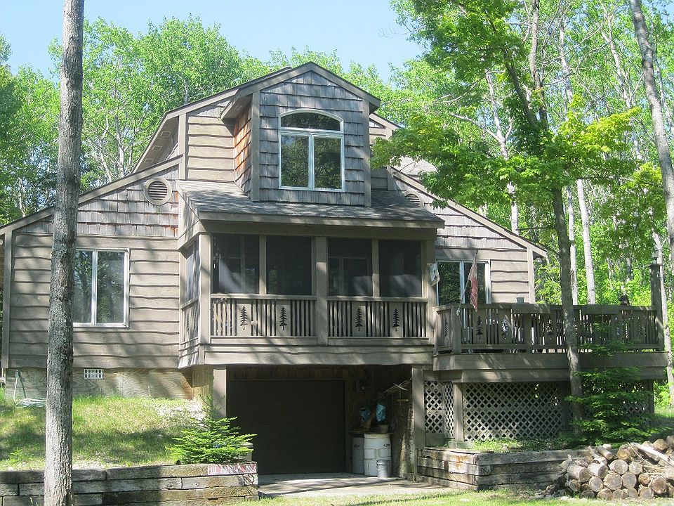 1st image of 1571 E Huron Dr
