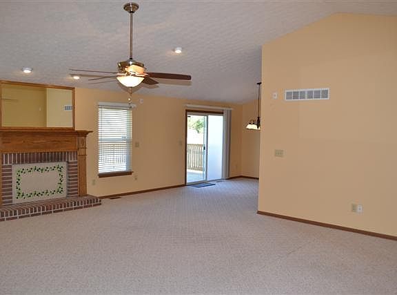3rd image of 134 Kelly Marie Dr