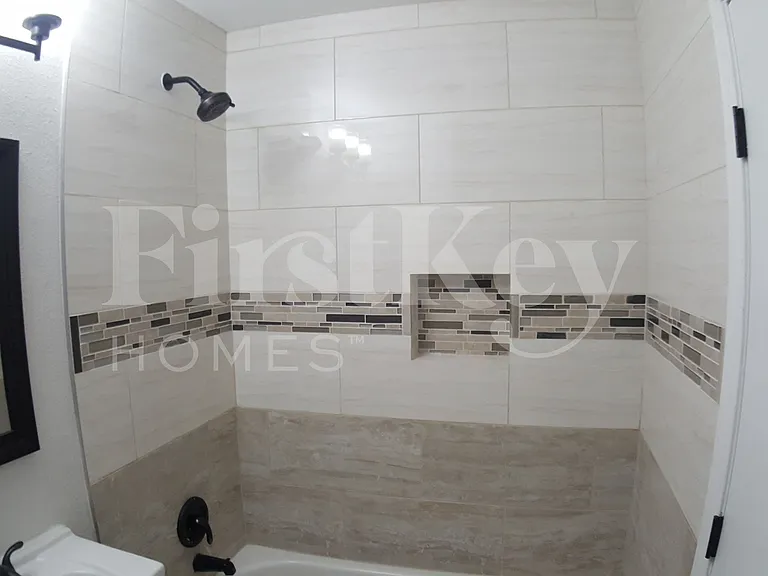 1209 Ralph Cir — Photo 9