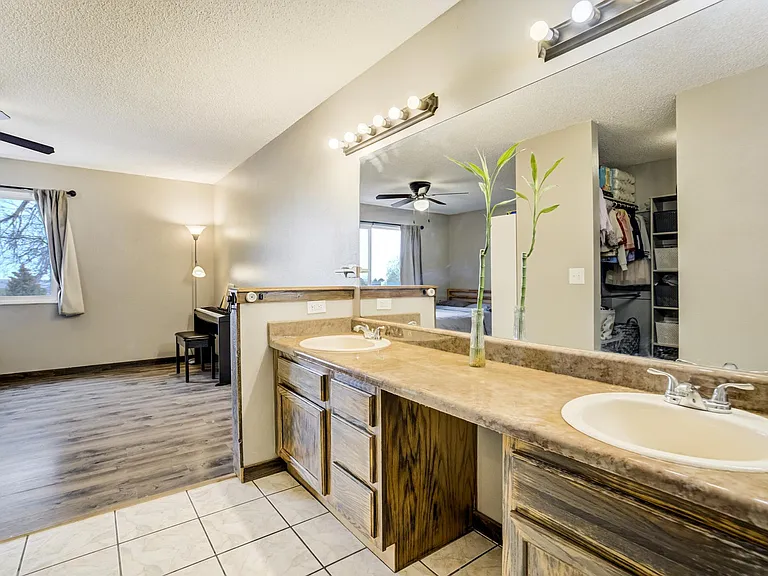 7425 Painted Rock Dr — Photo 47