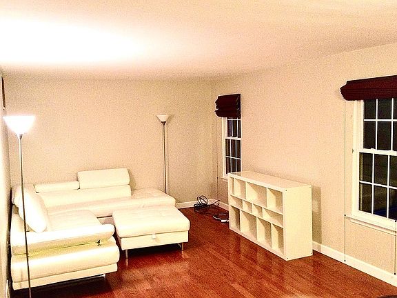4th image of 41 Carlisle Ct