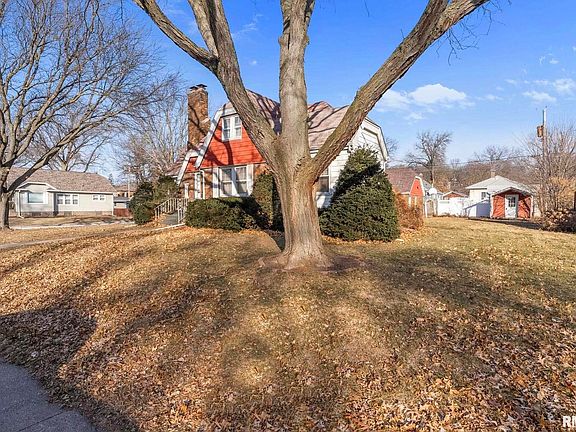 2nd image of 810 Holmes St