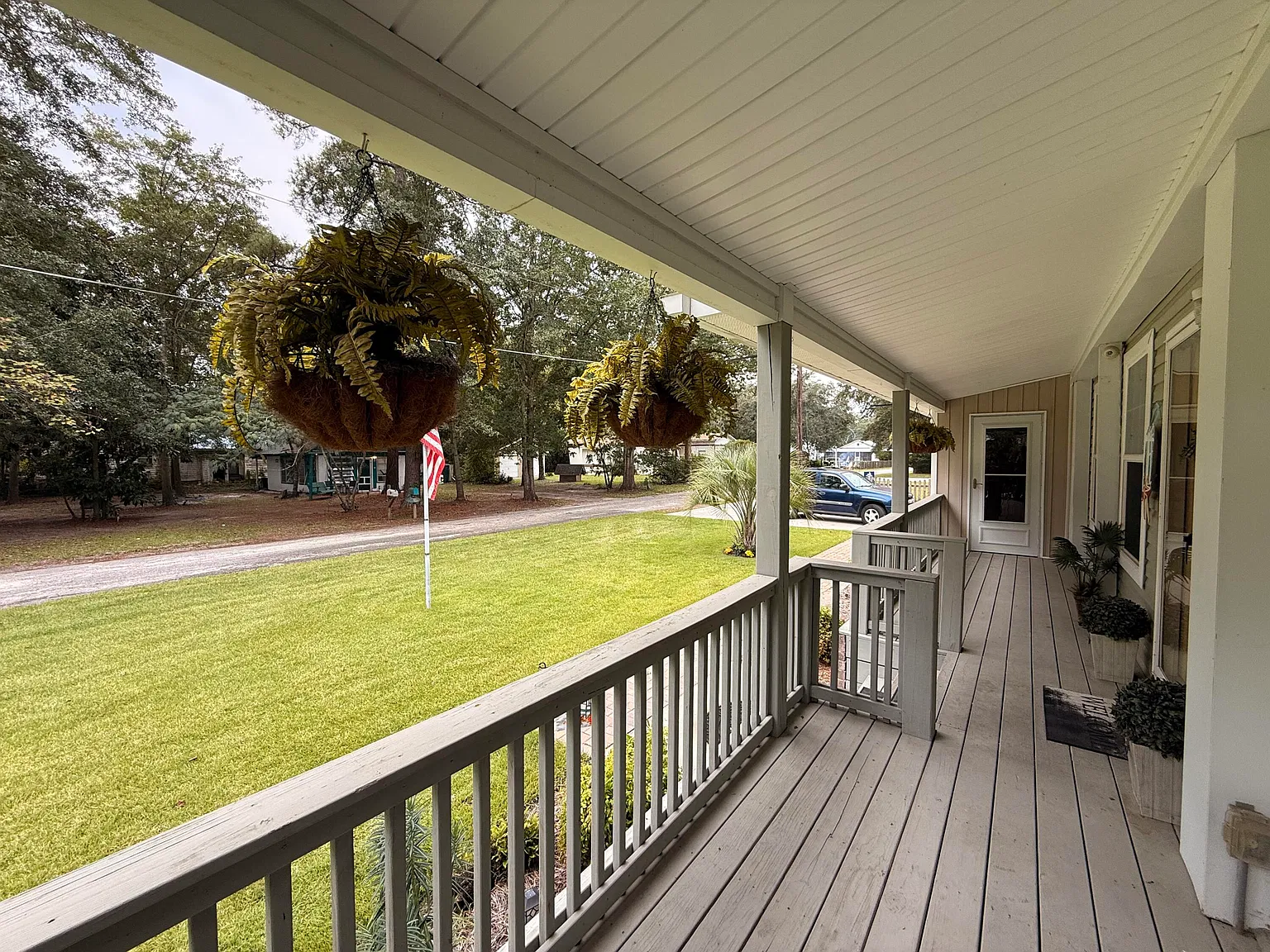 3 bed, 2.0 bath, 1696 sqft, $2,000 — Photo 3