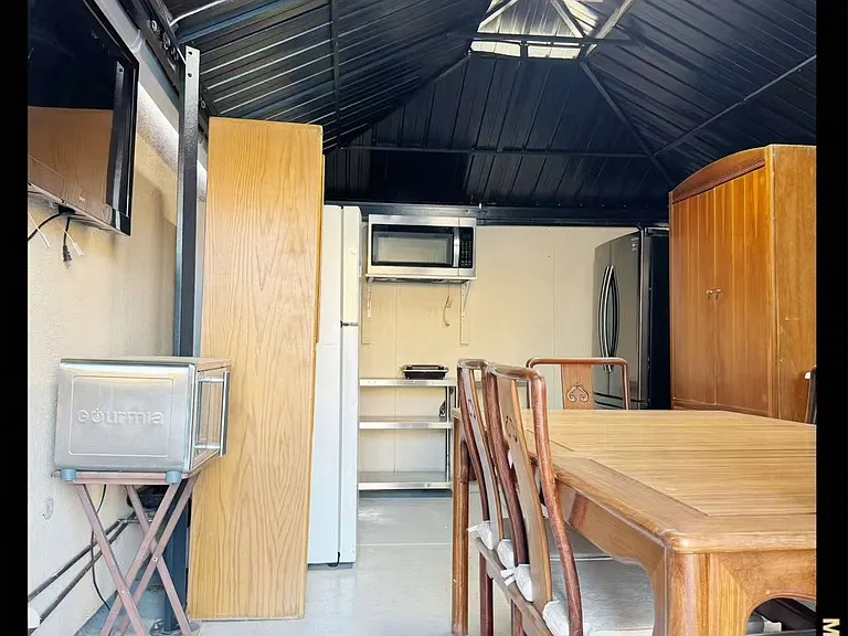 2030 Giovanna St — Photo 10