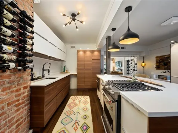 4436 J C Nichols Pkwy #1, Kansas City, MO 64111