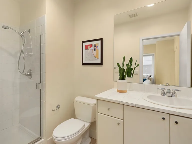 80 E Roanoke St #19 — Photo 26