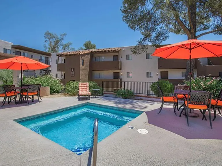 Casas Adobes Apartments — Photo 25
