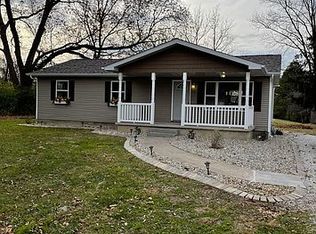 834 Hollywood Heights Rd, Caseyville, IL 62232