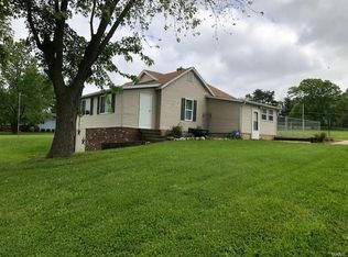 1454 N Carlyle Rd, Vandalia, IL 62471