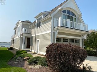 905 Cedar Point Rd, Sandusky, OH 44870