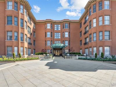 750 S Hanley Rd APT 22, Saint Louis, MO, 63105