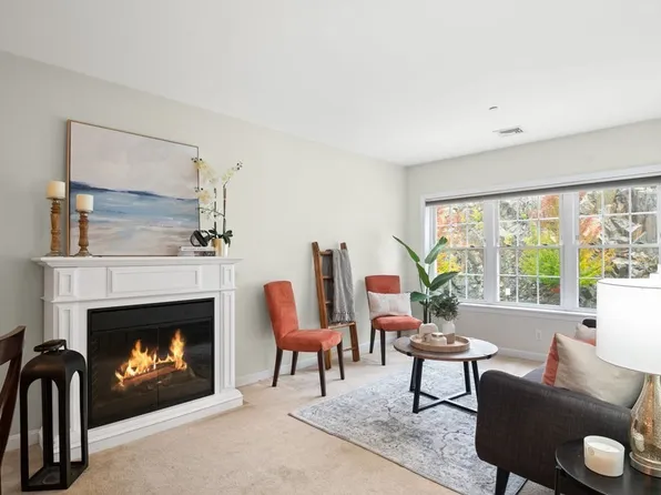 974 Main St APT 21, Wakefield, MA 01880