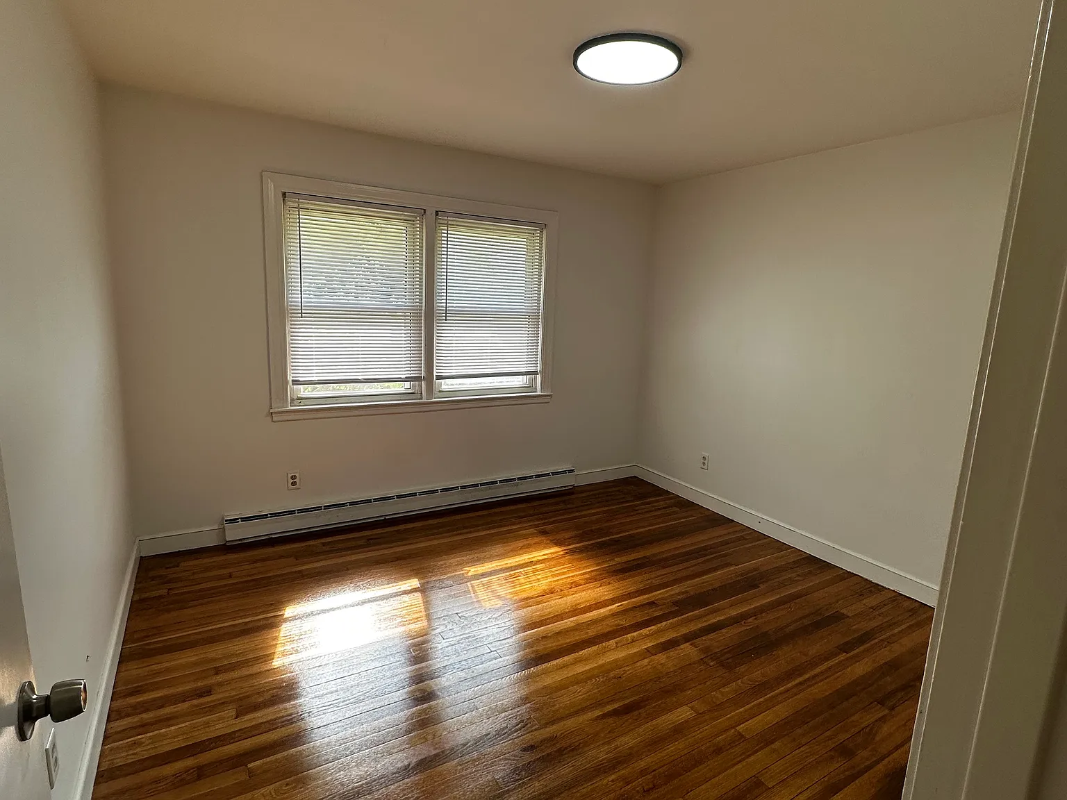 2 bed, 900 sqft, $1,850 — Photo 3